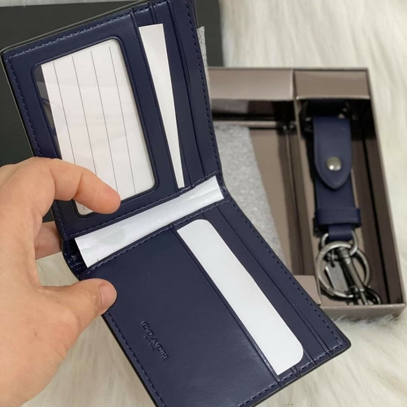COACH CAMO BILLFOLD WALLET AND KEY FOB GIFT SET - Picture 5 of 6